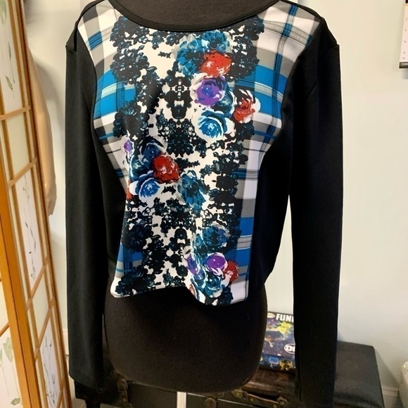 Nicole by Nicole Miller Tops - ❤️Nicole by Nicole Miller Floral Abstract Top-XL